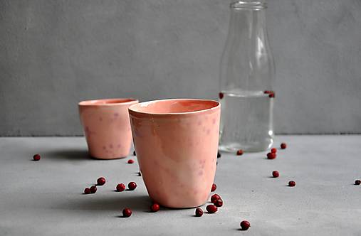 Šálka, hrnček, pohár ružovo-fialový