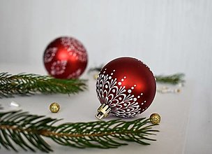 Dekorácie - Sklenená vianočná guľa zdobená voskom stredná - 13833233_
