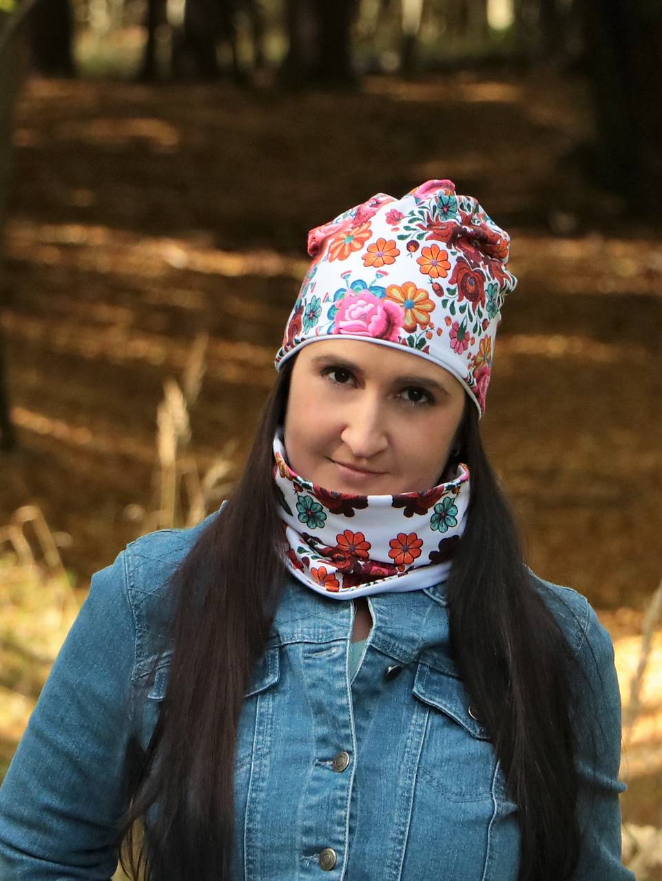 Výšivka úpletová čiapka, nákrčník alebo set