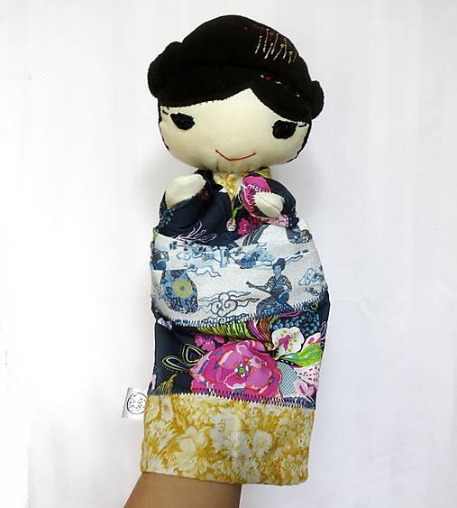 Maňuška Japonka v (NE)tradičnom kimone (dievčatko Botan)