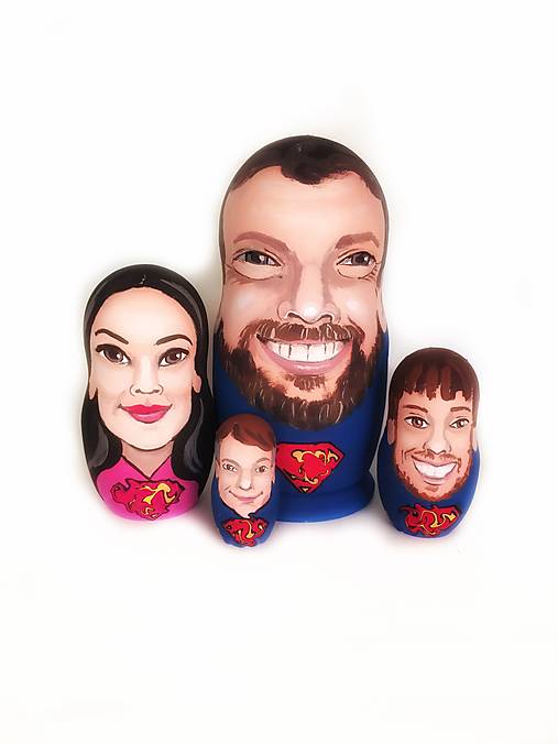  - Supermuž karikatúra portrét na matriošku z fotky (15cm -4ks) - 13847882_