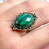 Prstene - Malachite Vintage Bronze Ring / Prsteň so syntetickým malachitom - 13847426_