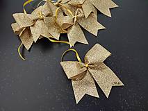 Dekorácie - Zlaté trblietavé mašle na vianočný stromček - 13847366_