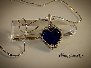 Náhrdelníky - Prívesok "Srdce" s Lapis Lazuli na striebornej retiazke. - 13848295_