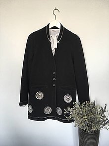Bundy a kabáty - Kabátik úpletový čierny s kruhovými aplikáciami veľ.36 - 13851876_