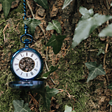 Náramky - Vreckové drevené hodinky Skelett Blue - 13851889_
