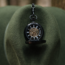 Náramky - Vreckové drevené hodinky Skelett Black - 13851801_