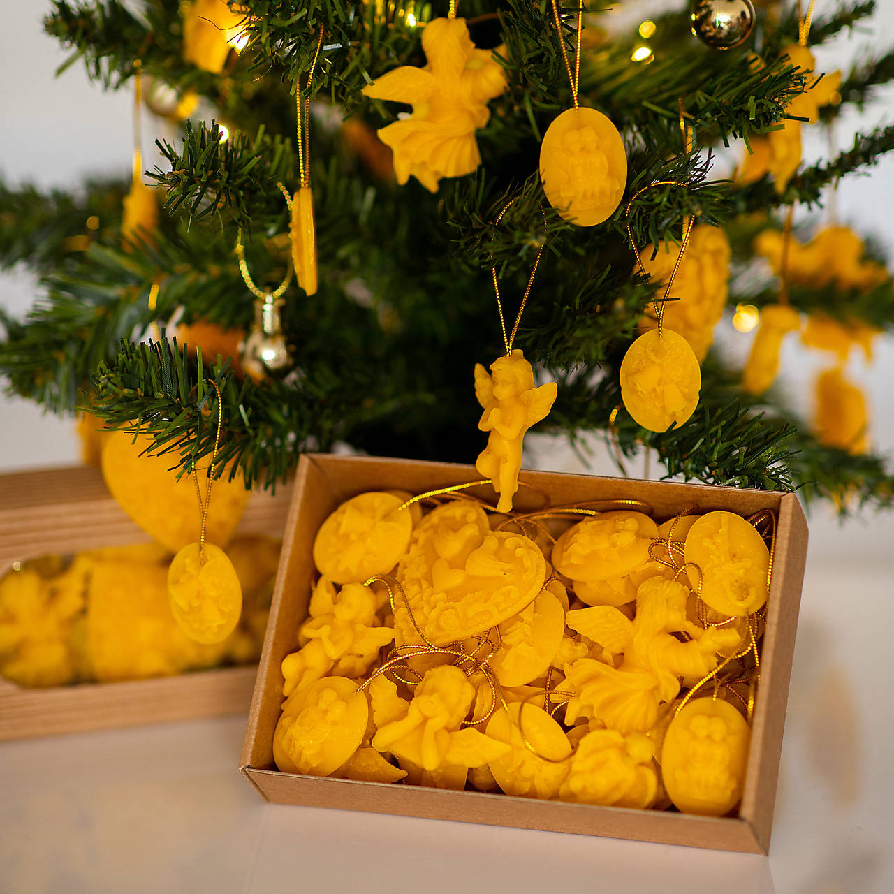 AKCIA - Vianočné ozdoby zo 100% včelieho vosku v darčekovej krabičke