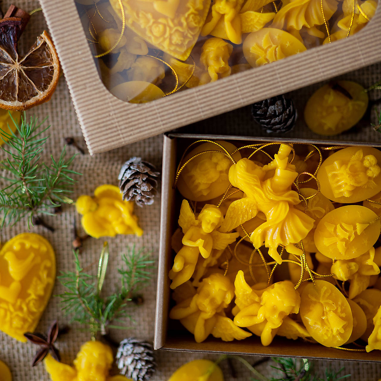 AKCIA - Vianočné ozdoby zo 100% včelieho vosku v darčekovej krabičke
