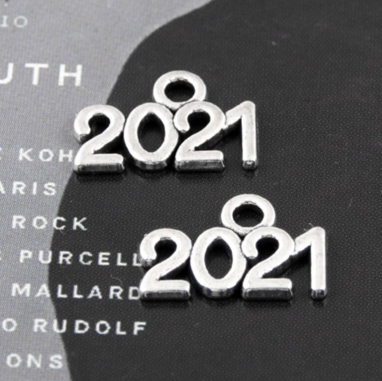 PR102 Prívesok rok 2018 - 2023 1,3 x 0,9 cm (2021)