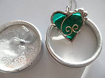 Náhrdelníky - náhrdelník srdce s vitrážnym sklom - 13866044_