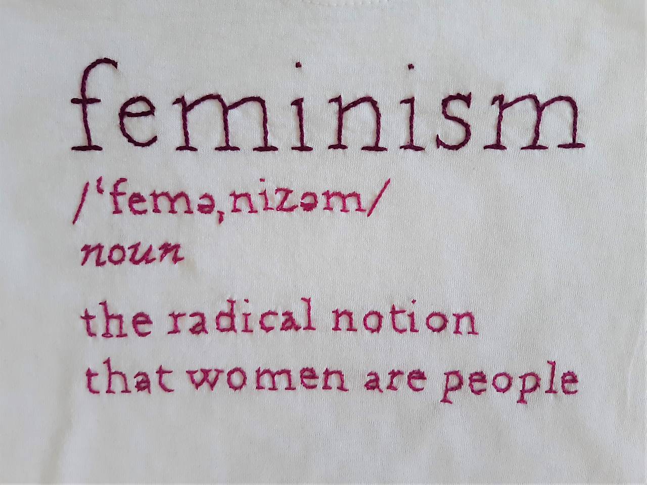 Ručně vyšívané dětské tričko vel. 98 - feminismus