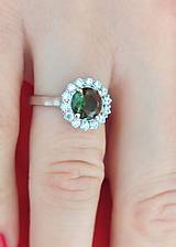 Prstene - Strieborný prsteň Zelené slnko s prírodným vltavínom a zirkónmi - 13870968_