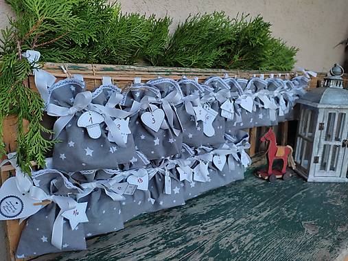 Dekorácie - Adventný kalendár s hviezdičkami - 13880005_