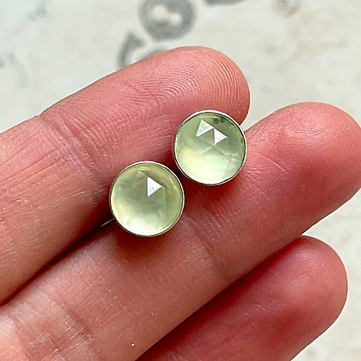 Faceted Prehnite Ag925 Stud Earrings / Náušnice s prehnitom AG925