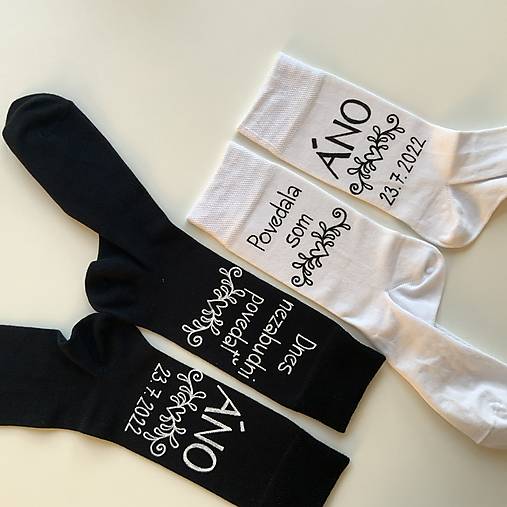Maľované ponožky pre ženícha (+ nevestu s dátumom svadby ÁNO s dátumom)