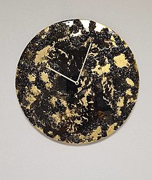 Hodiny - Čierne hodiny s plátkami zlata - 13882124_
