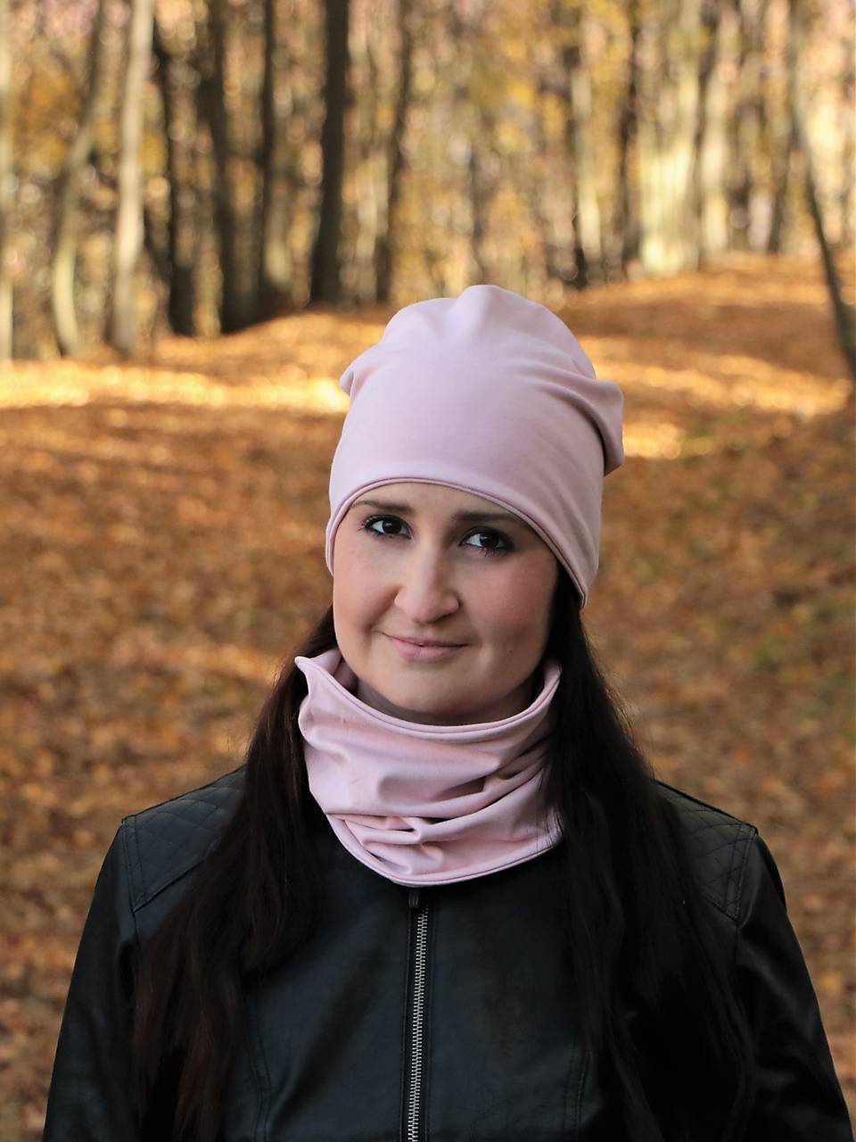 Staroružová úpletová čiapka, nákrčník alebo set