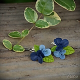 Náušnice - Kytica z modrých kvetov - náušnice s francúzskym zapínaním - 13886028_