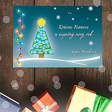 Papiernictvo - Vianočná pohľadnica - vianočný stromček v noci (snehové vločky) - 13892902_