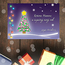 Papiernictvo - Vianočná pohľadnica - vianočný stromček v noci (fialové guličky) - 13892907_