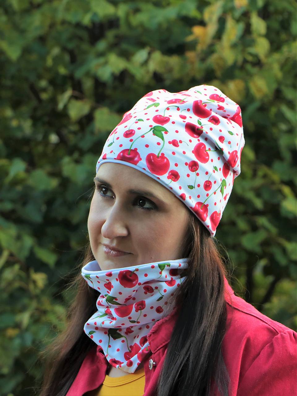 Čerešne úpletová čiapka, nákrčník alebo set