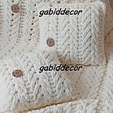 Jemnučká a ľahká deka z priadze alize puffy (Vankúšiky k deke, farba smotanová, rozmery cca (40 x 40) cm (samostatne cena 25))