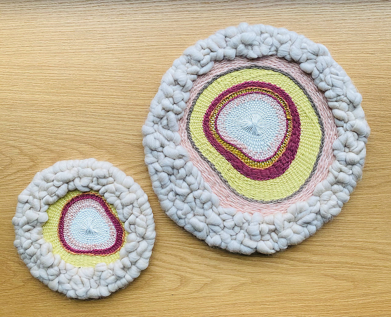 Set 2 kusy “Žlto-ružové” kruhové tapisérie 