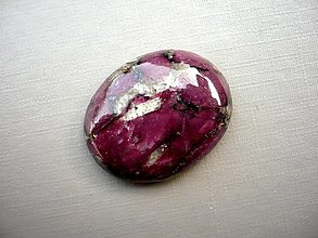 Minerály - Kabošon - eudialit 27 mm, č.4f - 13897994_