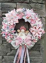 Dekorácie - Vianočný ružovo strieborný veniec-  škriatok alebo anjelik (Anjelik s ružovou čiapkou) - 13902800_