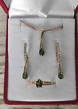 Sady šperkov - Súprava šperkov Sirius s vltavínom a zirkónmi v striebre a pozlátené striebro - 13901334_