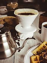 Príbory, varešky, pomôcky - Dripper - překapávač na kávu - červený - 13905964_