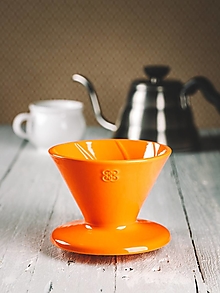 Príbory, varešky, pomôcky - Dripper - překapávač na kávu - oranžový - 13905980_