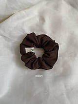 Ľanová gumička do vlasov Scrunchie (Brown)
