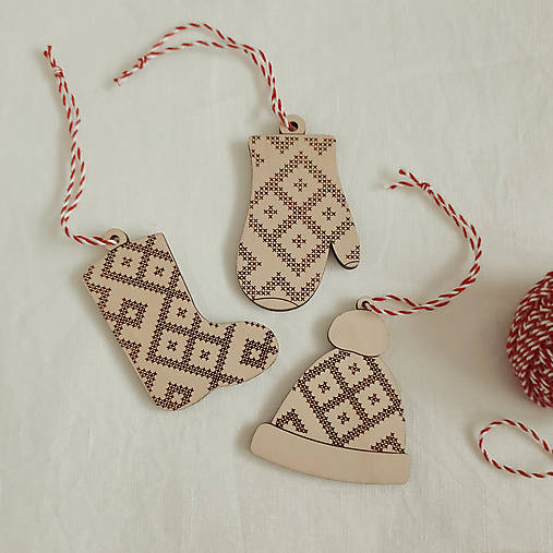 Dekorácie - Set vianočný ozdôb s vyšívaným vzorom - 13912068_