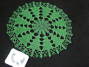 Úžitkový textil - Háčkovaná okrúhla dečka stromčeky v zelenom - 13921021_