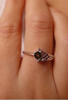 Prstene - Strieborný prsteň kométa s vltavínom, prsteň s vltavínom v bielom a žltom zlate (striebro 59 mm) - 13919280_