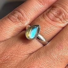 Prstene - Labradorite Ag925 Ring / Strieborný prsteň s labradoritom - 13924654_