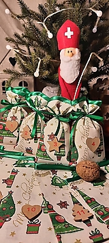 Dekorácie - Adventný vrecúškový kalendár _ vianočné stromčeky - 13930734_