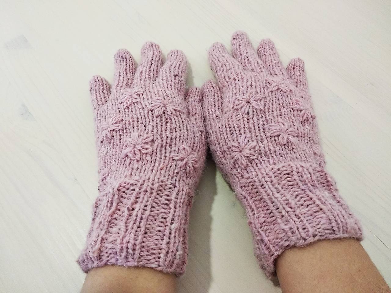 Dámske rukavice s tweedovým efektom