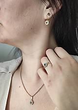 Sady šperkov - Súprava šperkov Snežienka s prírodným českým vltavínom a kubickým zirkónom v striebre a pozlátenom striebre - 13933369_