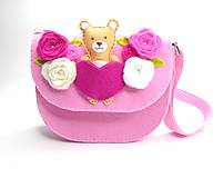 Detské tašky - Moja prvá kabelka s hračkou (s macíkom (ružová)) - 13939796_