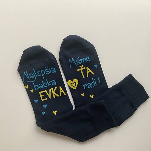 Maľované ponožky pre babku s nápisom: (Najlepšia babka (meno) / "Máme ŤA radi!"  - modré)