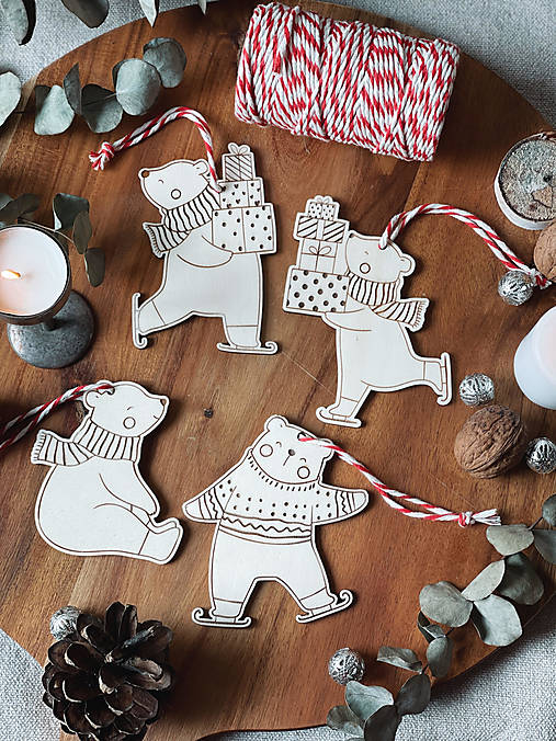 Dekorácie - Sada drevených ozdôb Mackova rodinka prírodná - 13949288_