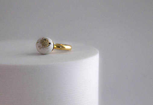 KAHA | náhrdelník biely betón & zlato
