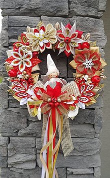 Dekorácie - Vianočný veniec adventny alebo na dvere s jutou (S červeným anjelikom) - 13953265_