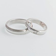 Prstene - Obrúčky s matovaním a diamantom - 13954531_