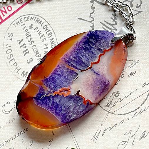 Slice Violet Orange Agate Pendant / Prívesok z minerálu achát plátkový