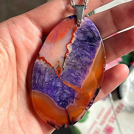 Slice Violet Orange Agate Pendant / Prívesok z minerálu achát plátkový