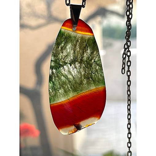 Slice Green Orange Agate Pendant / Prívesok z minerálu achát plátkový